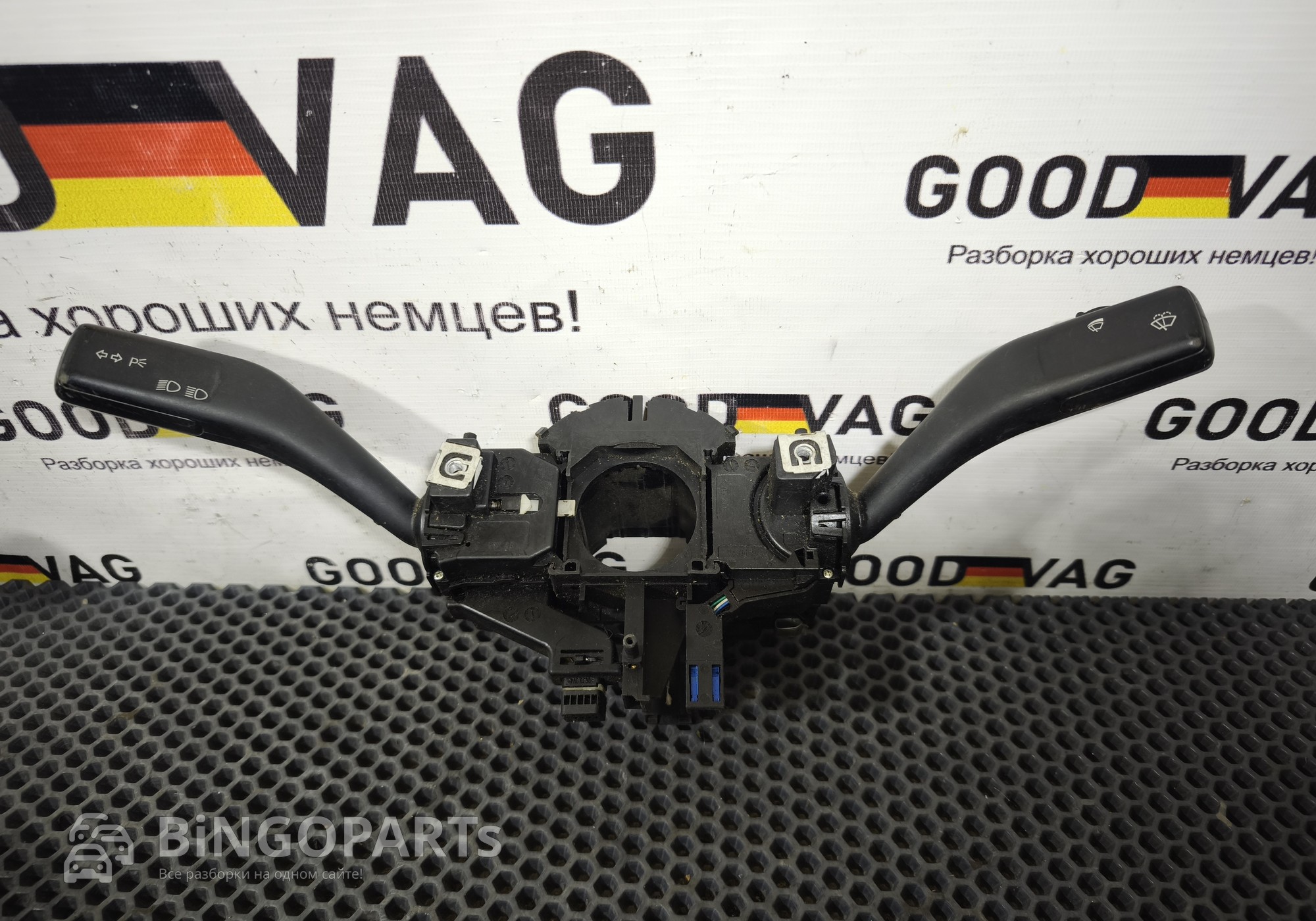 1K0953519B Подрулевой переключатель (стрекоза) для Seat Altea