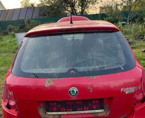 Крышка багажника красная для Skoda Fabia II (с 2006 по 2014)