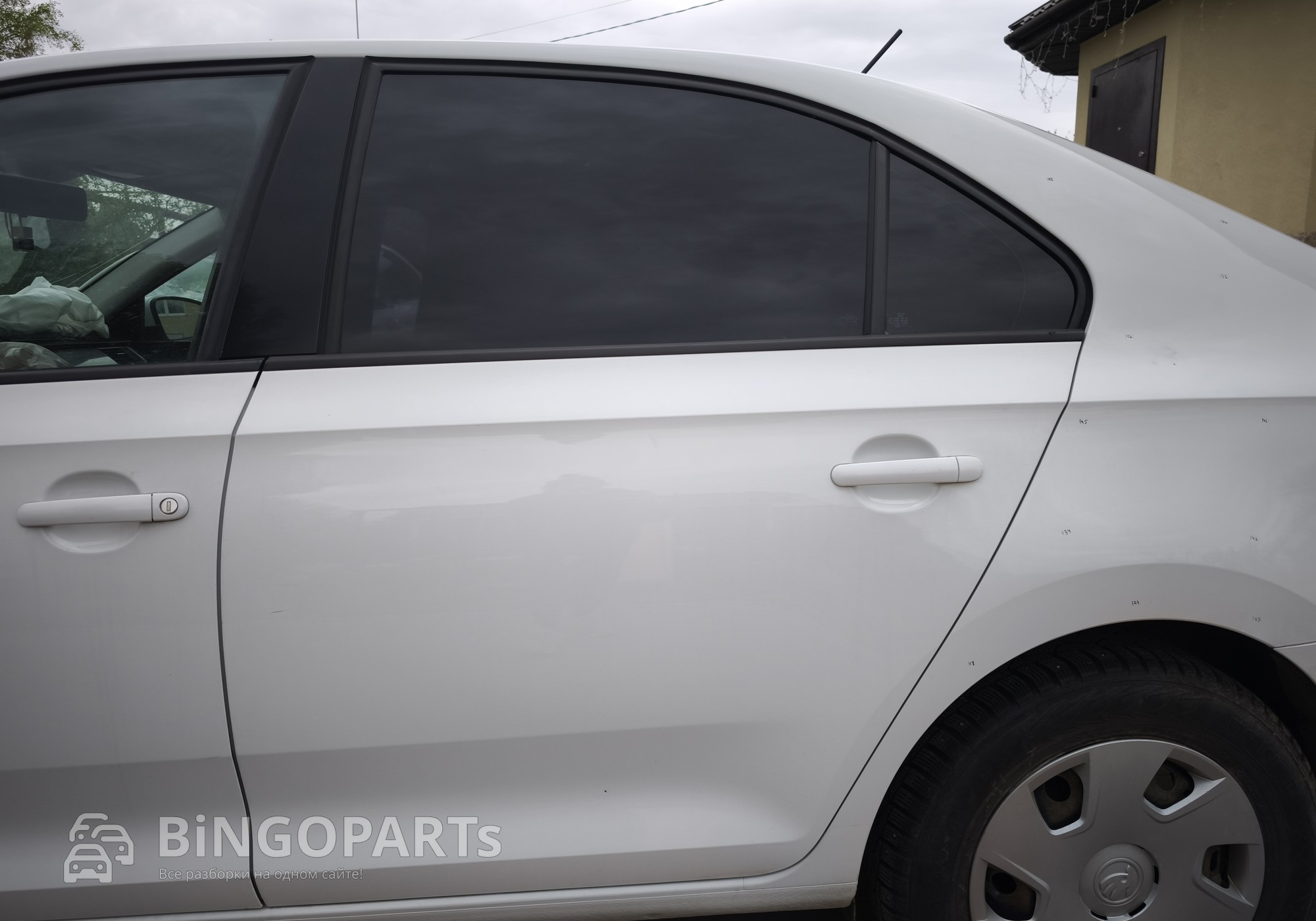 5JA833051B Дверь задняя левая белая для Skoda Rapid I (с 2012 по 2020)