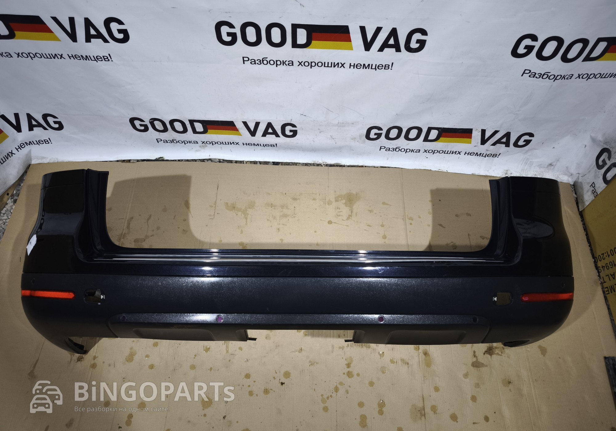 7L6807421 Бампер задний черный 2002-2009 бензин для Volkswagen Touareg I (с 2002 по 2010)