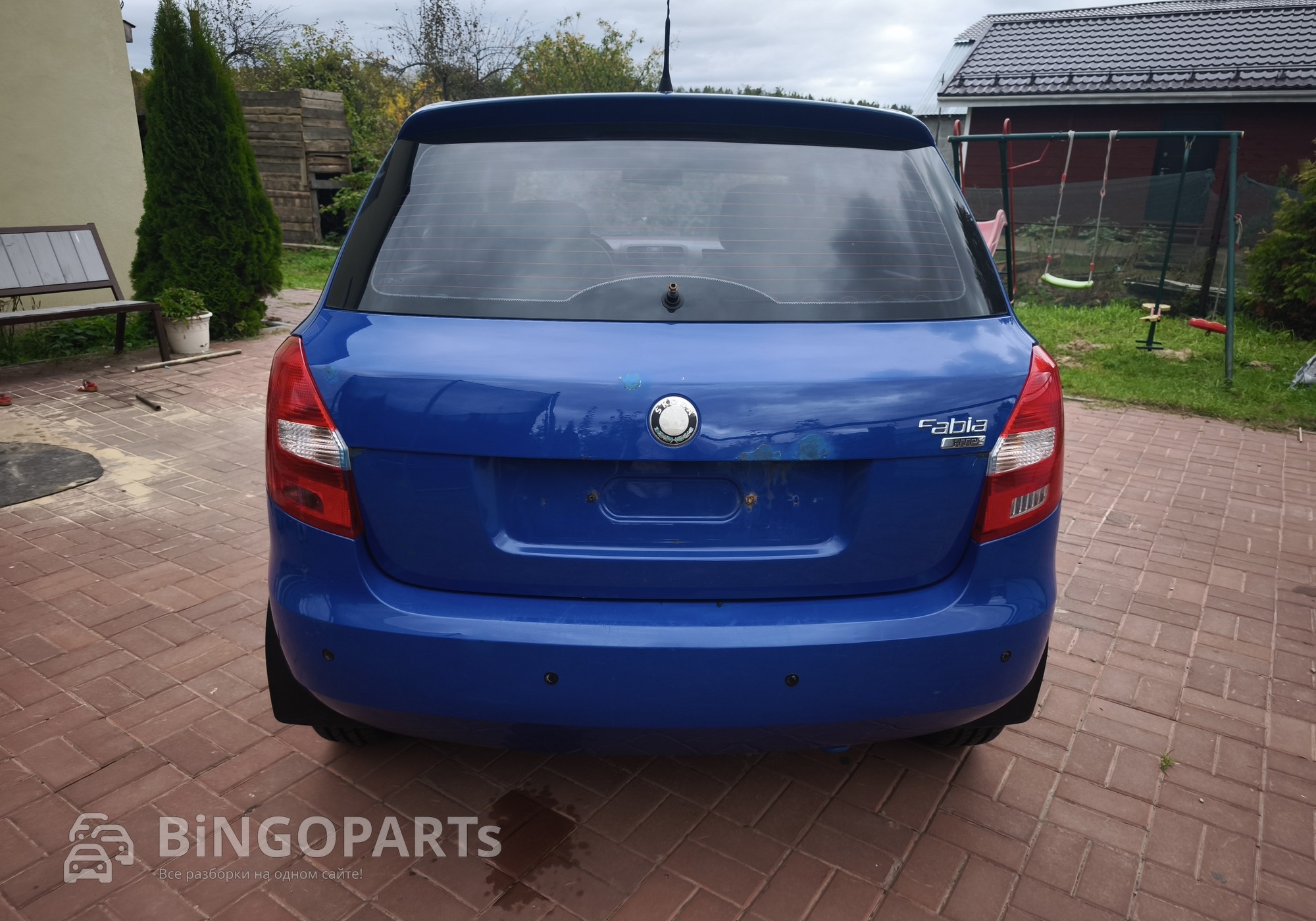 5J6827025C Крышка багажника синяя для Skoda Fabia II (с 2006 по 2014)