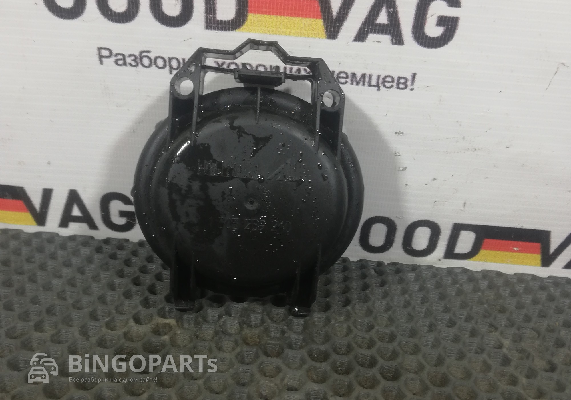 1305239240 Крышка передней фары для Audi A4 B7 (с 2002 по 2009)