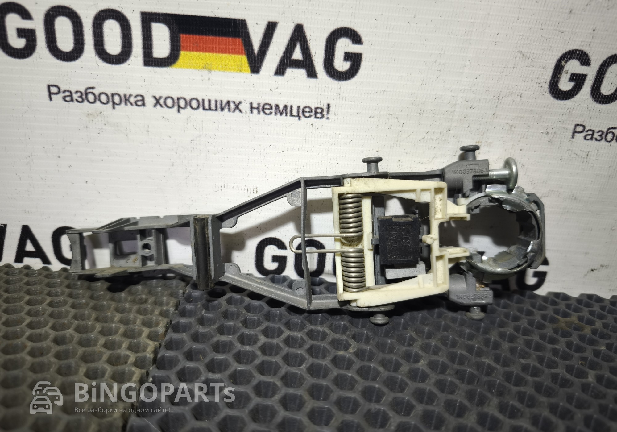 5J0837886C Кронштейн ручки задней двери для Volkswagen Golf V (с 2003 по 2009)