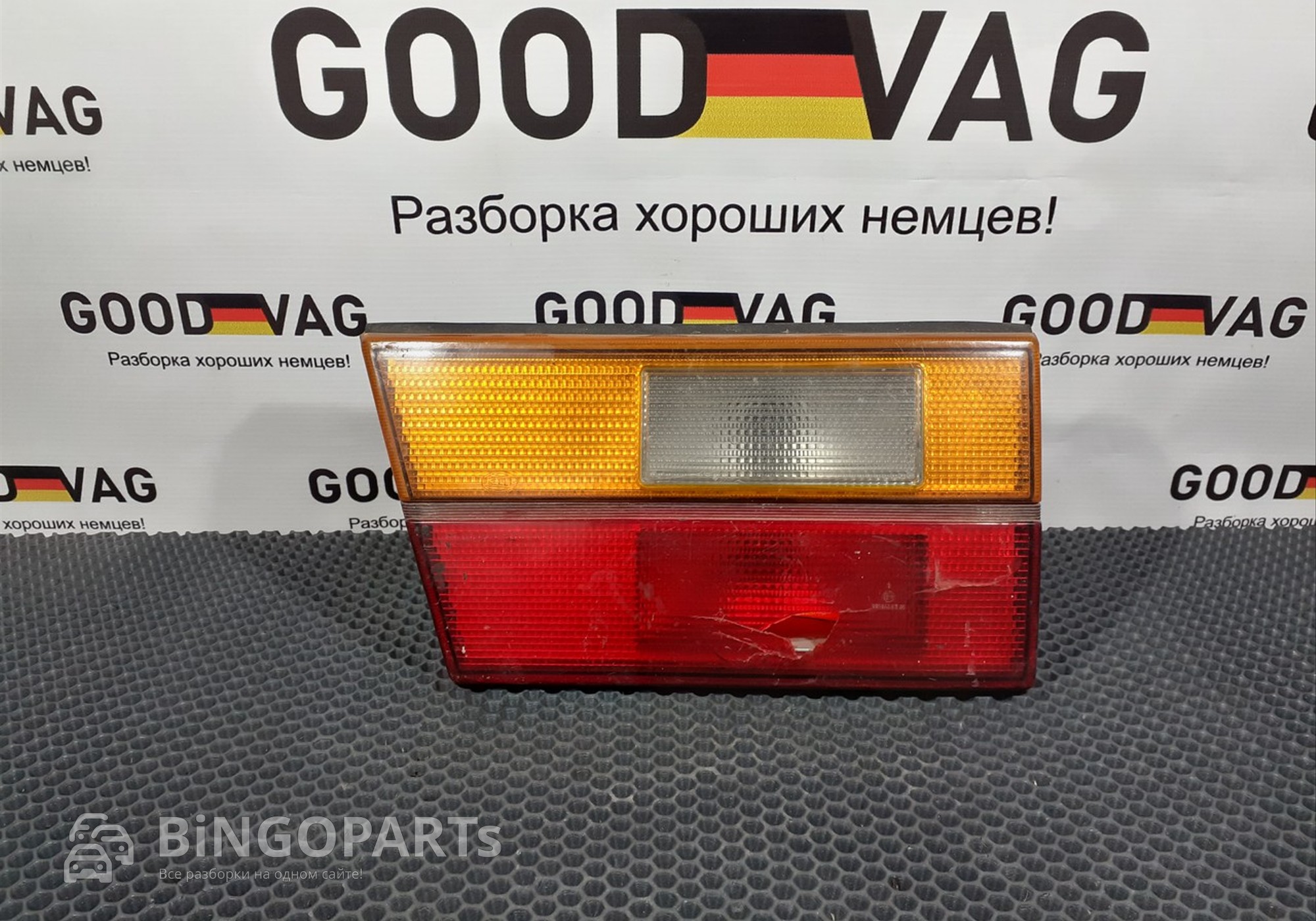321945107 Фонарь задний левый для Volkswagen Passat B2 (с 1980 по 1988)