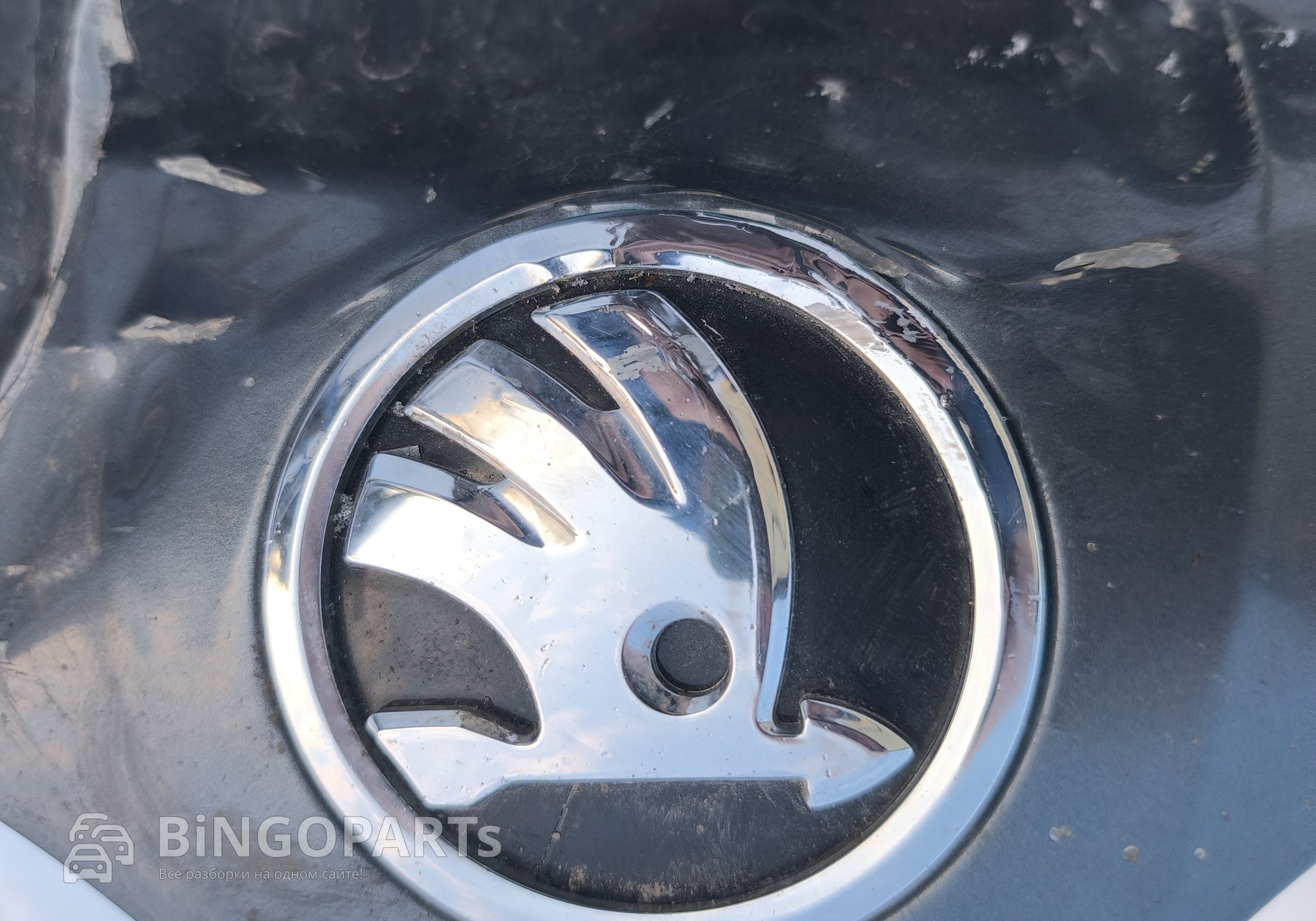 3V0853621A Эмблема на капот для Skoda Rapid I (с 2012 по 2020)