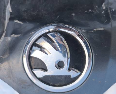 3V0853621A Эмблема на капот для Skoda Rapid I (с 2012 по 2020)