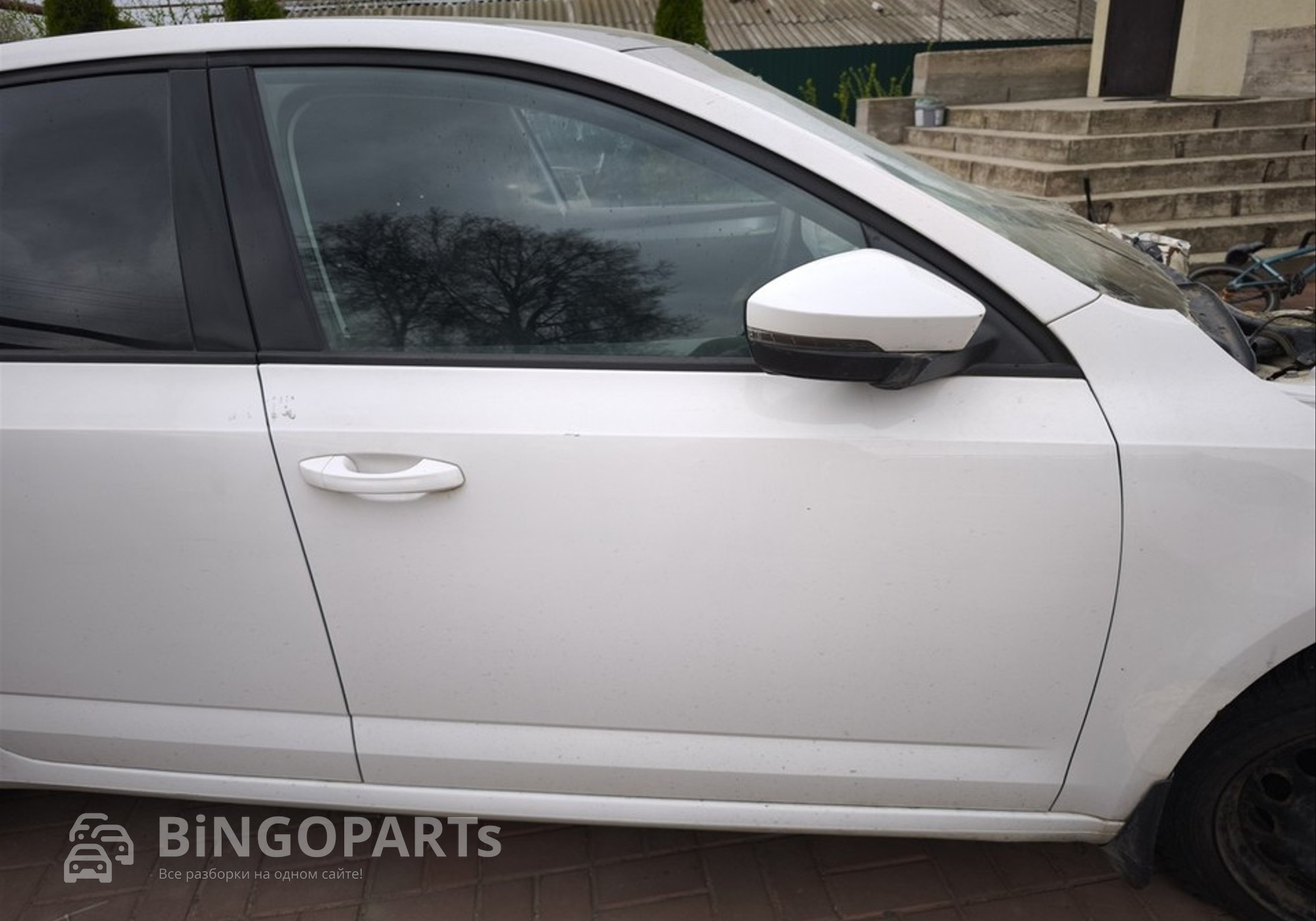 5EU831052A Дверь передняя правая белая для Skoda Octavia III (с 2012)