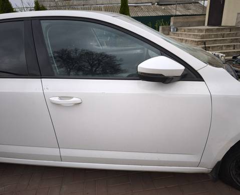 5EU831052A Дверь передняя правая белая для Skoda Octavia III (с 2012)