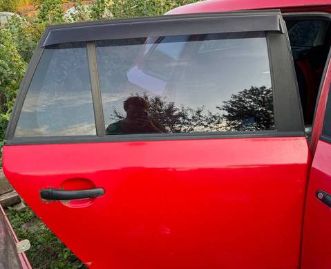 Дверь задняя правая универсал красная для Skoda Fabia II (с 2006 по 2014)