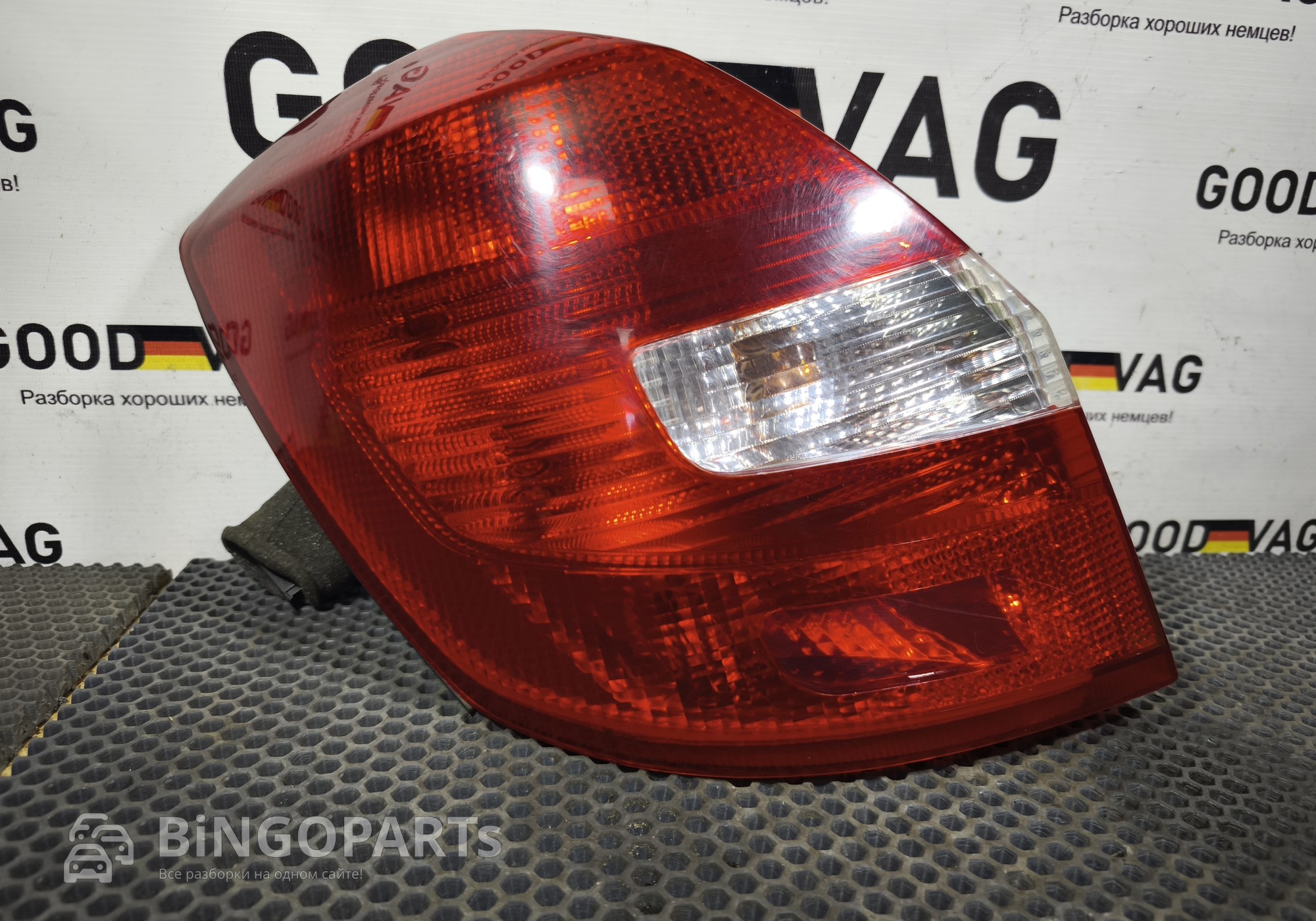 5J6945095 Фонарь задний левый для Skoda Fabia II (с 2006 по 2014)