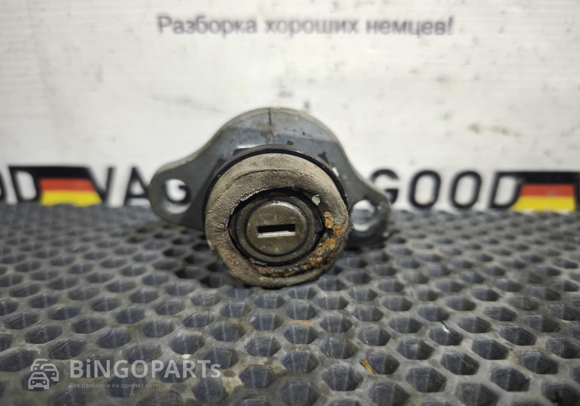 6RU827573 Личинка крышки багажника для Volkswagen Polo V (с 2009 по 2020)