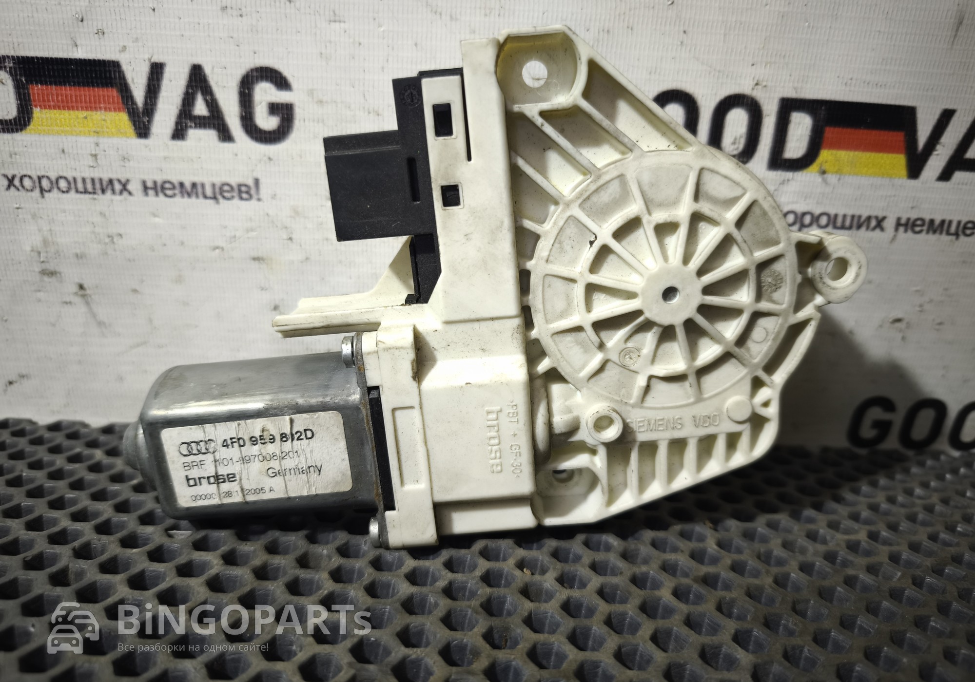 4F0959802D Моторчик стеклоподъемника передний правый для Audi Q7 4L (с 2005 по 2015)