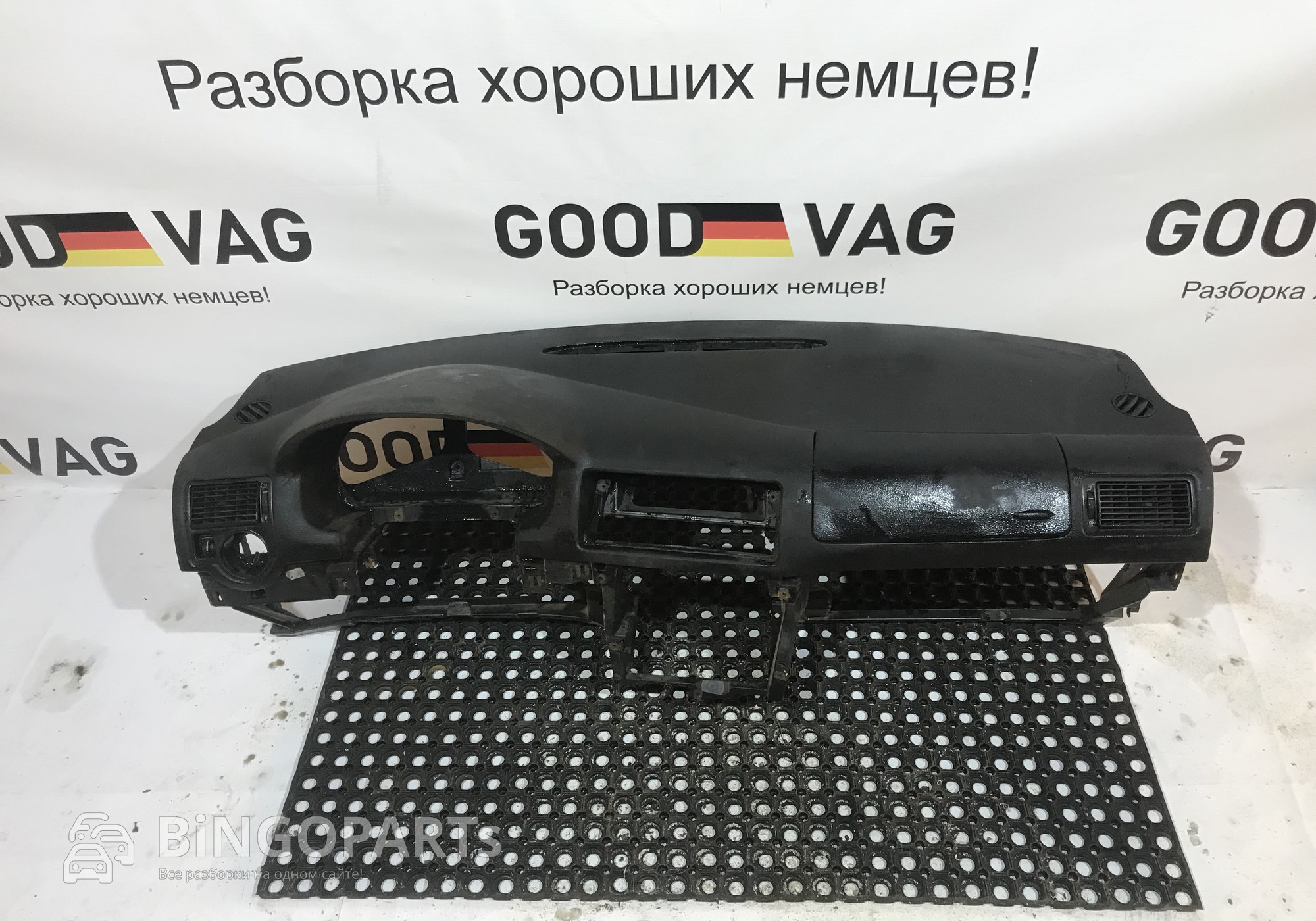 Передняя панель салона (торпедо) для Volkswagen Golf IV (с 1998 по 2006)