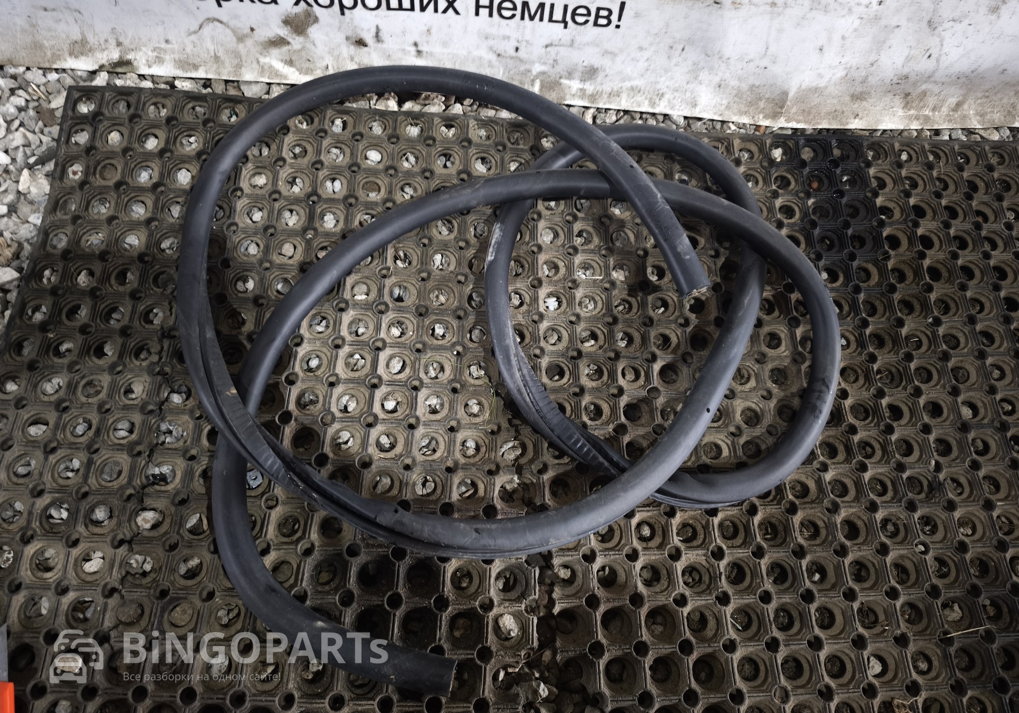2K0837911F Уплотнитель проема передней двери для Volkswagen Caddy III (с 2004 по 2015)