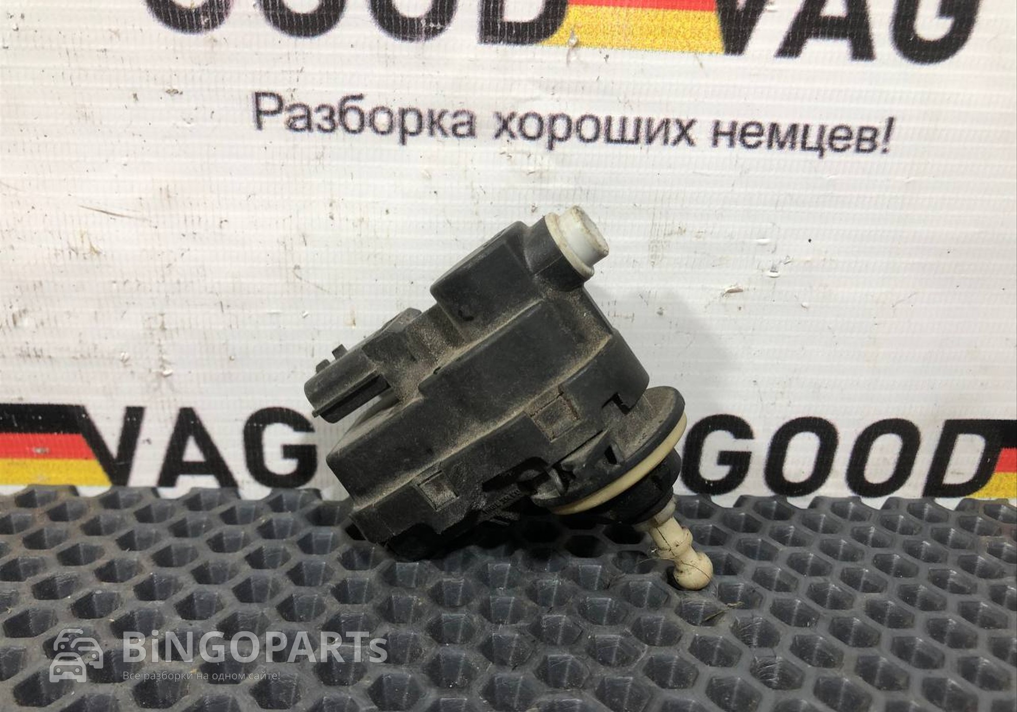 1H0941295 Моторчик корректора фары для Volkswagen Golf III (с 1991 по 1999)