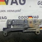 2K0807394 Кронштейн бампера левый для Volkswagen Caddy III (с 2004 по 2015)