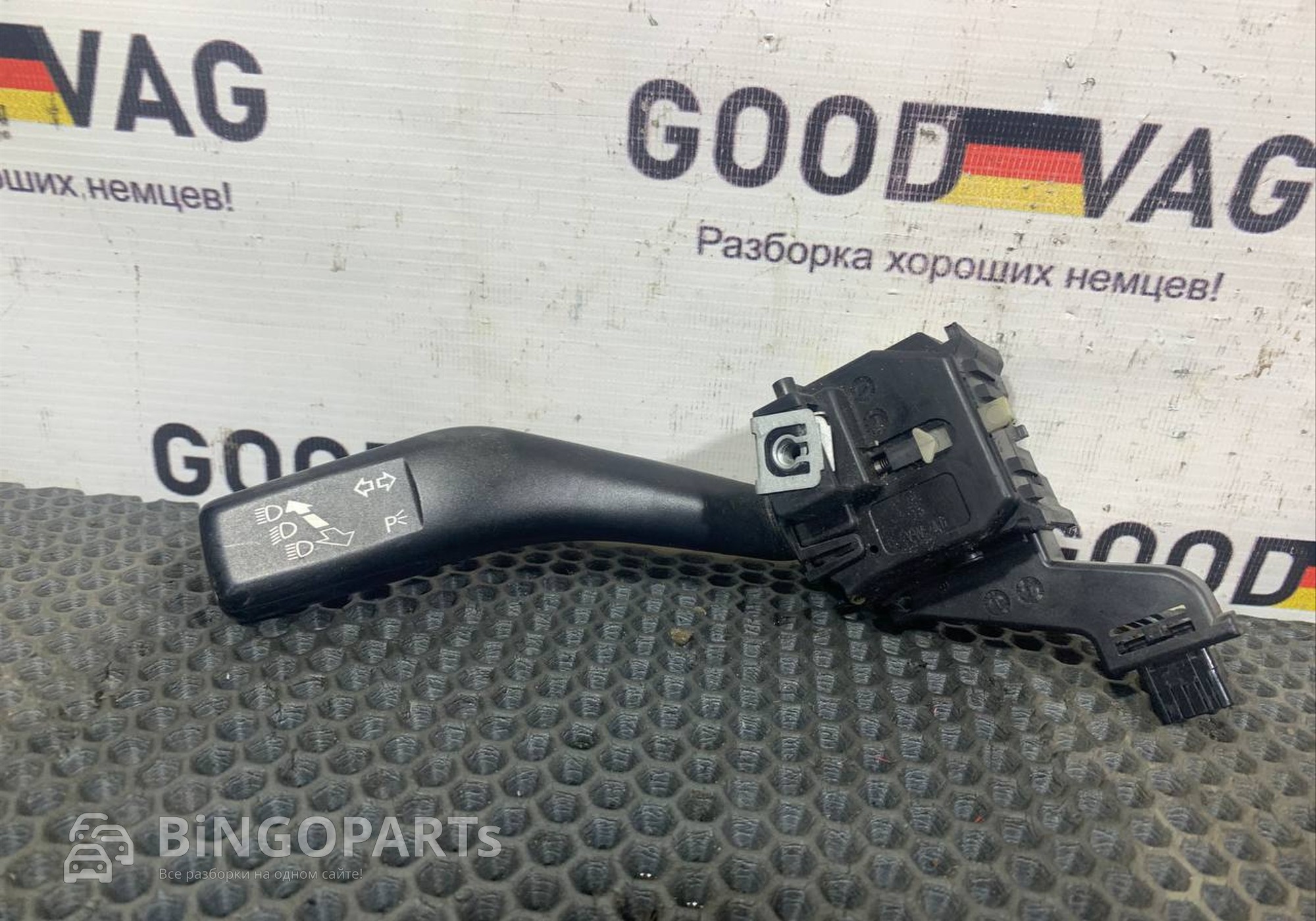 1K0953513E Переключатель подрулевой левый для Seat Toledo