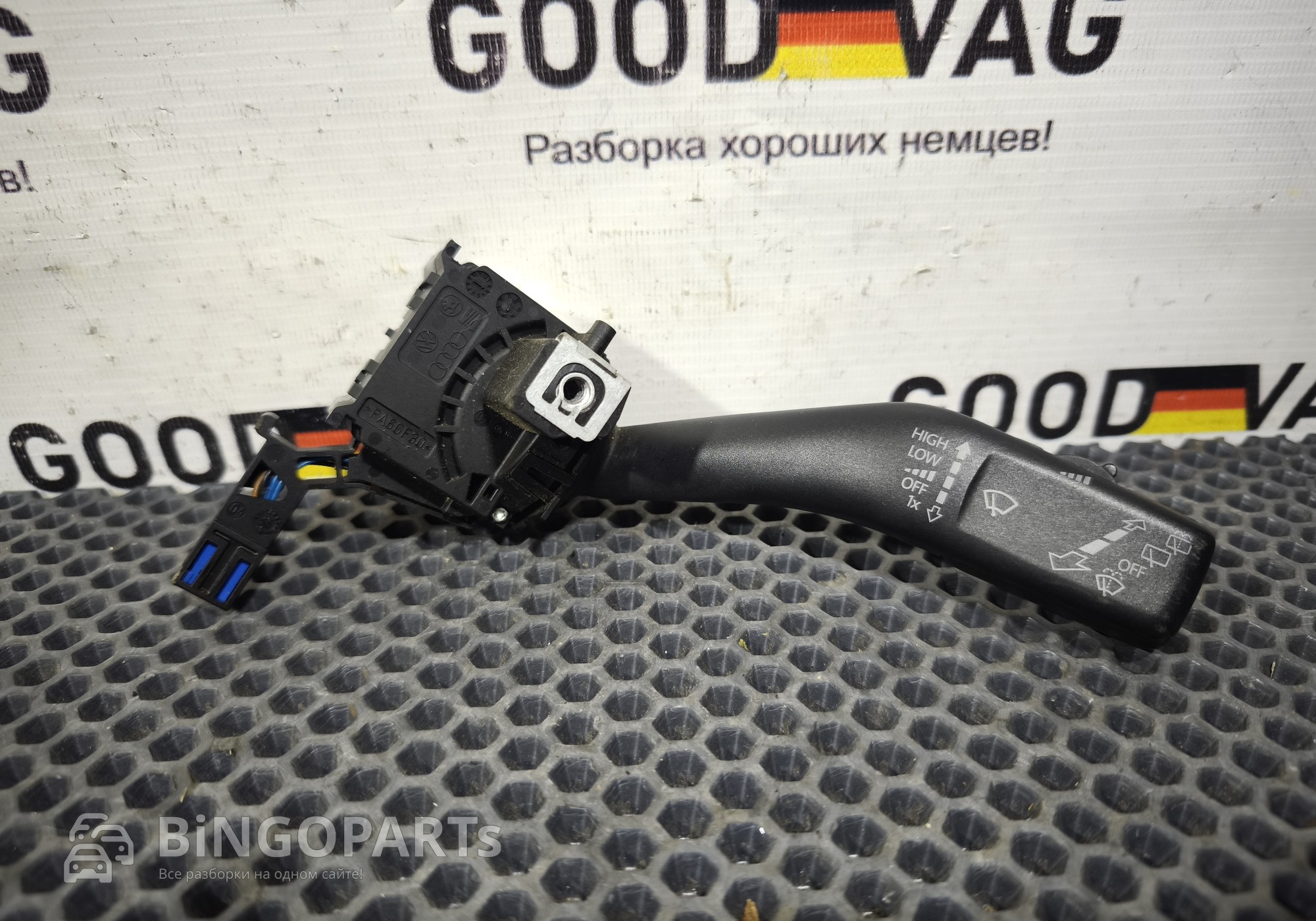 1K0953519H Переключатель подрулевой правый для Skoda Superb