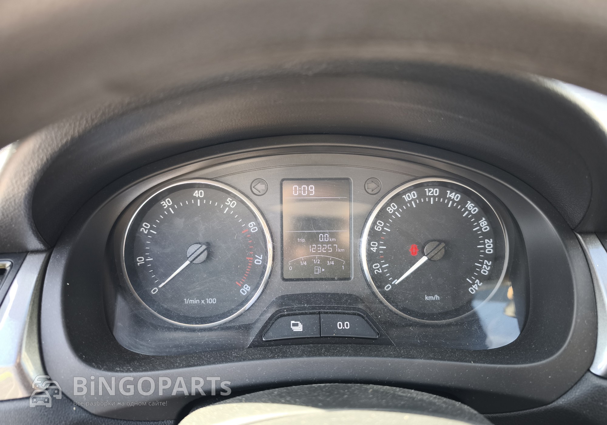5JA920810B Панель приборов 1.6 cfna для Skoda Rapid I (с 2012 по 2020)