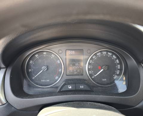5JA920810B Панель приборов 1.6 cfna для Skoda Rapid I (с 2012 по 2020)