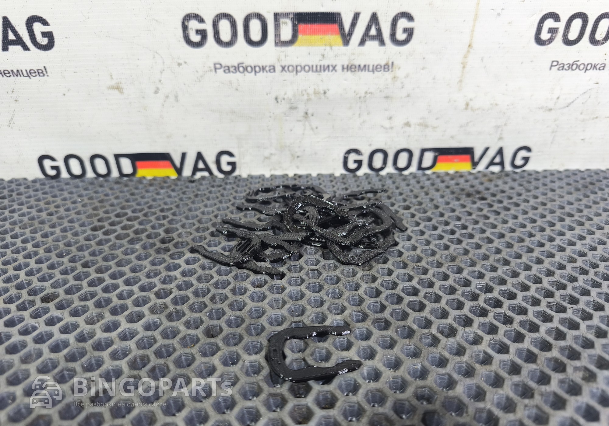 032121142 Скоба-фиксатор датчика температуры