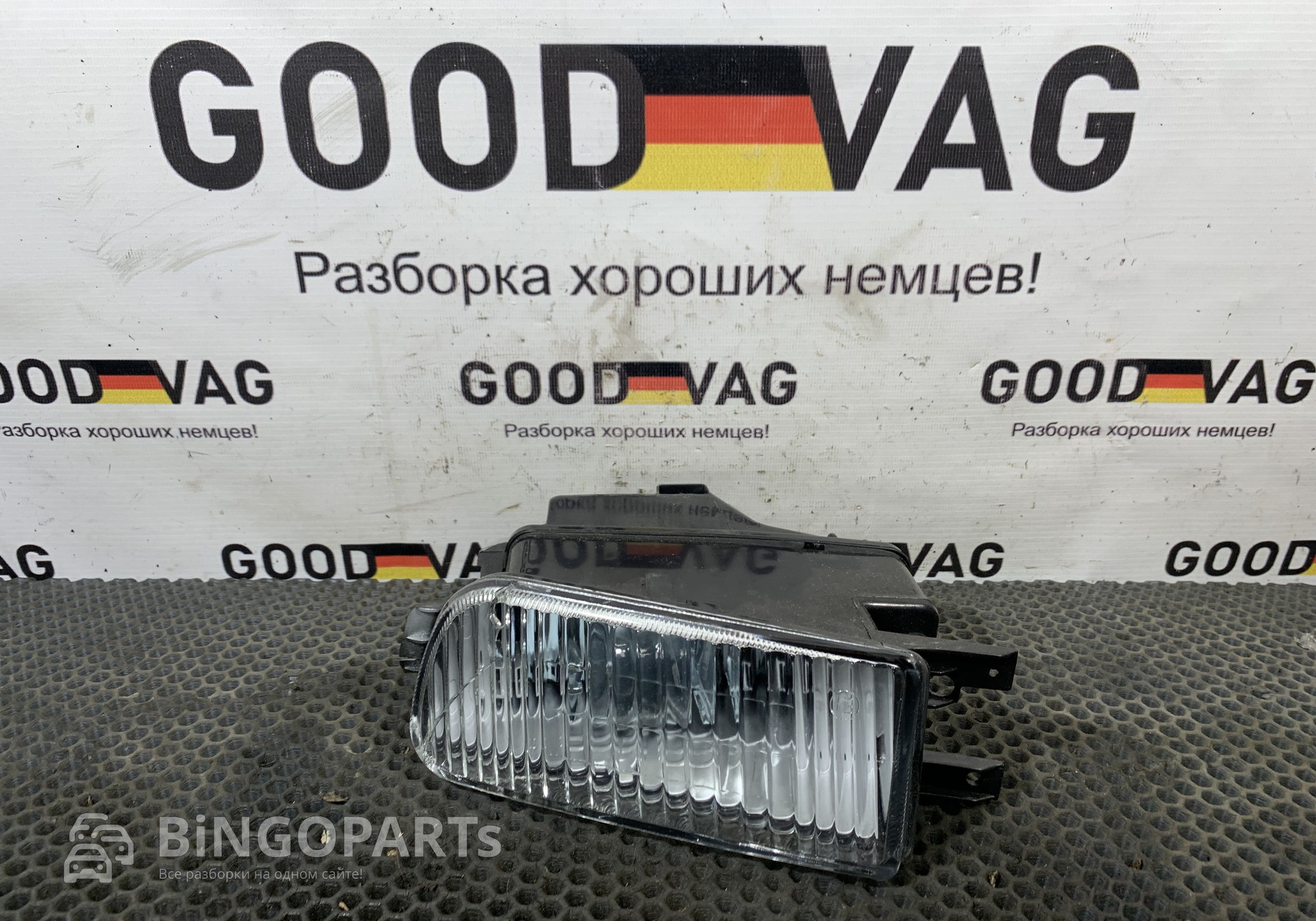 13869300 Фара противотуманная левая для Audi 100 C4 (с 1990 по 1994)