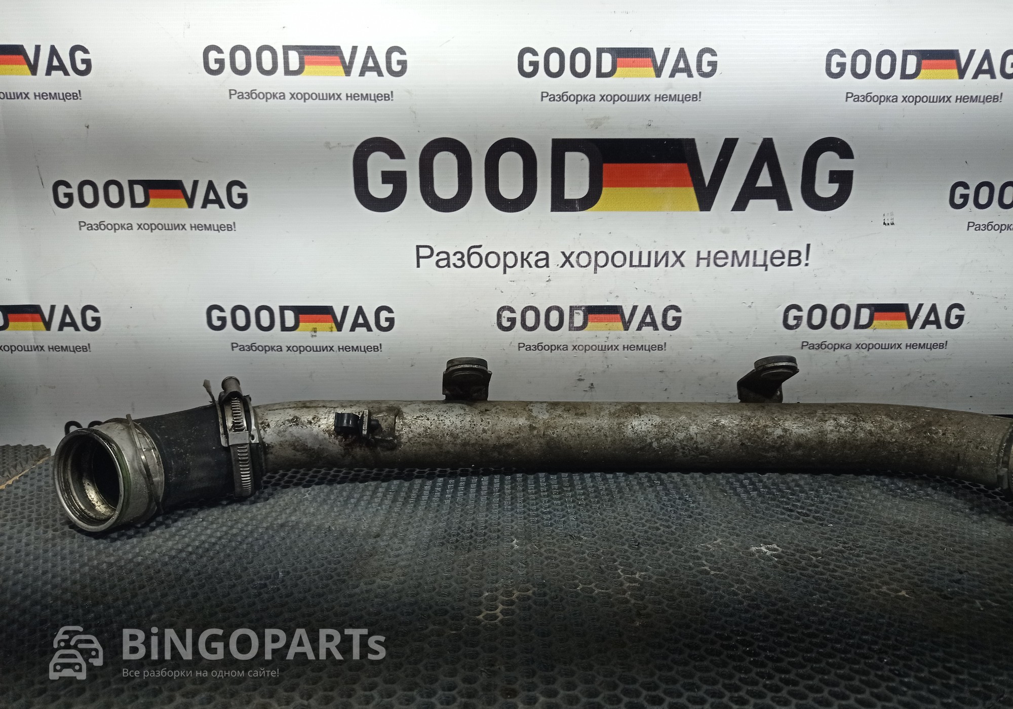 7L0145795H Патрубок интеркулера в сборе для Volkswagen Touareg