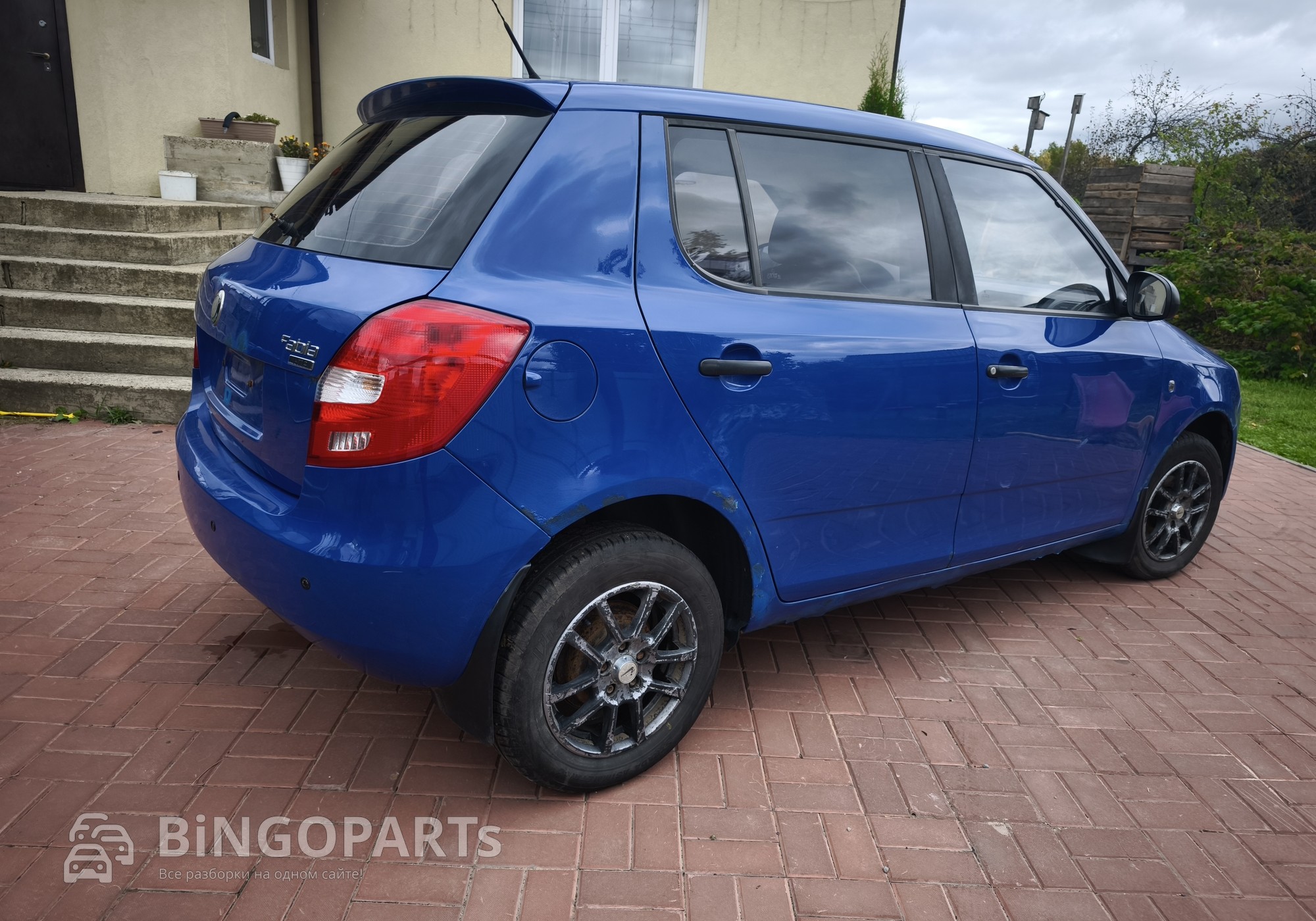 5J6809606C Крыло заднее правое синее для Skoda Fabia II (с 2006 по 2014)