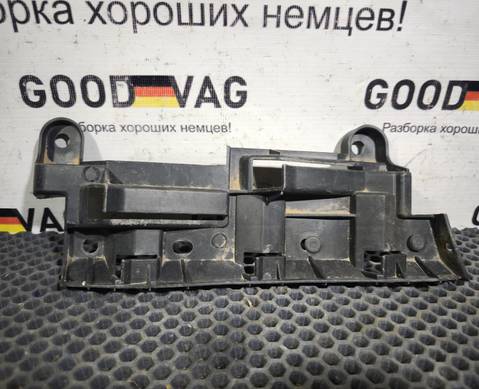2K0807393 Кронштейн заднего бампера левый для Volkswagen Caddy III (с 2004 по 2015)