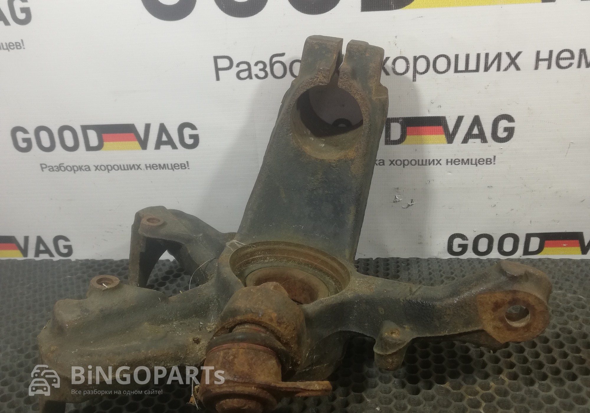 1J0498625 Кулак поворотный правый для Volkswagen