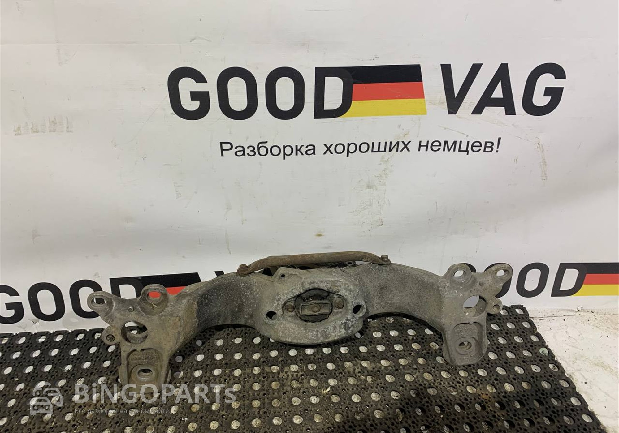 8E0399263S Кронштейн КПП для Audi A4 B6 (с 2000 по 2004)