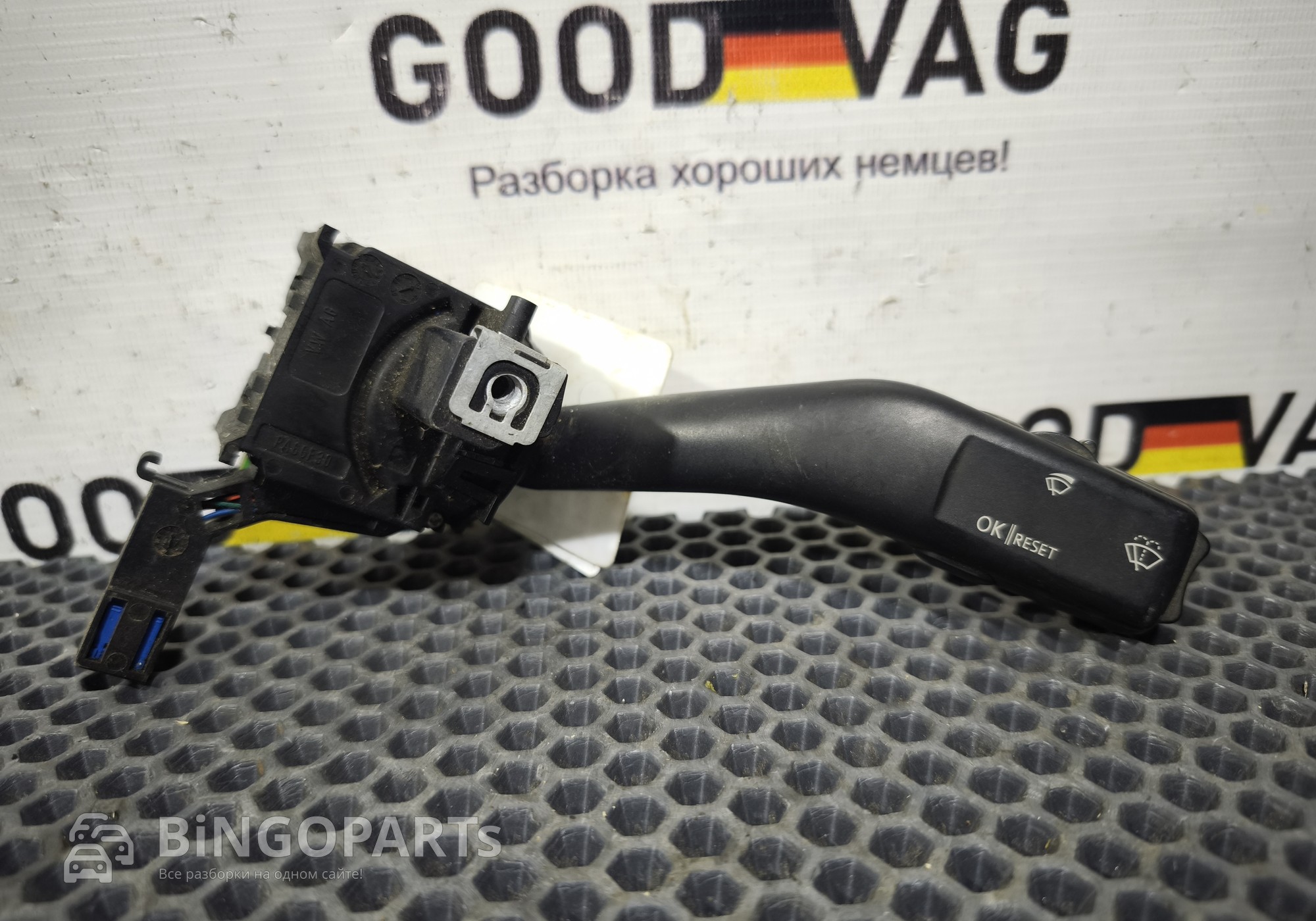 1K0953519C Переключатель подрулевой правый для Volkswagen Vento