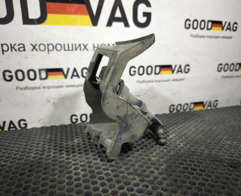 5N0955978 Форсунка омывателя с кронштейном правая для Volkswagen Tiguan I (с 2007 по 2017)