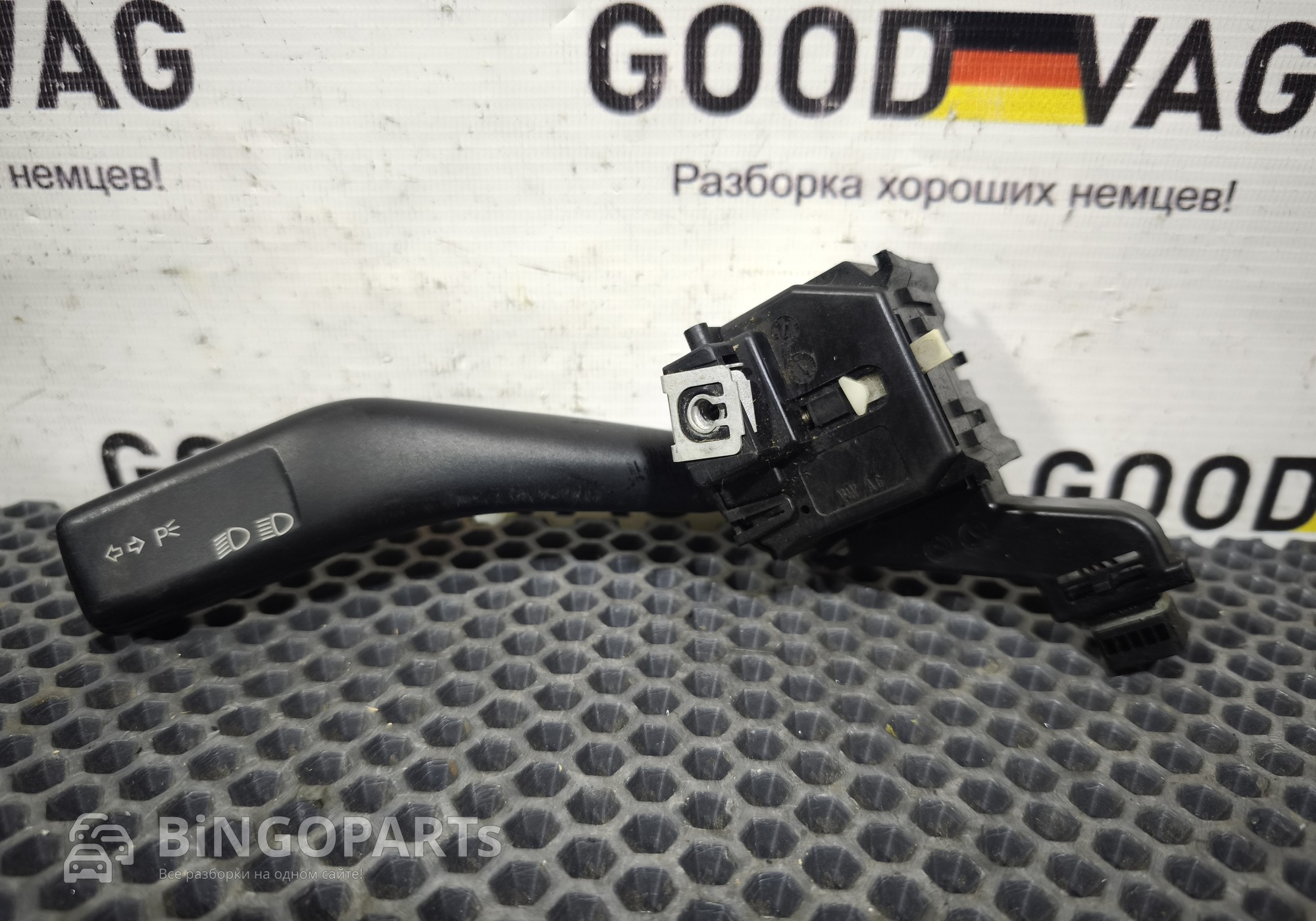 1K0953513 Переключатель подрулевой левый для Audi A3