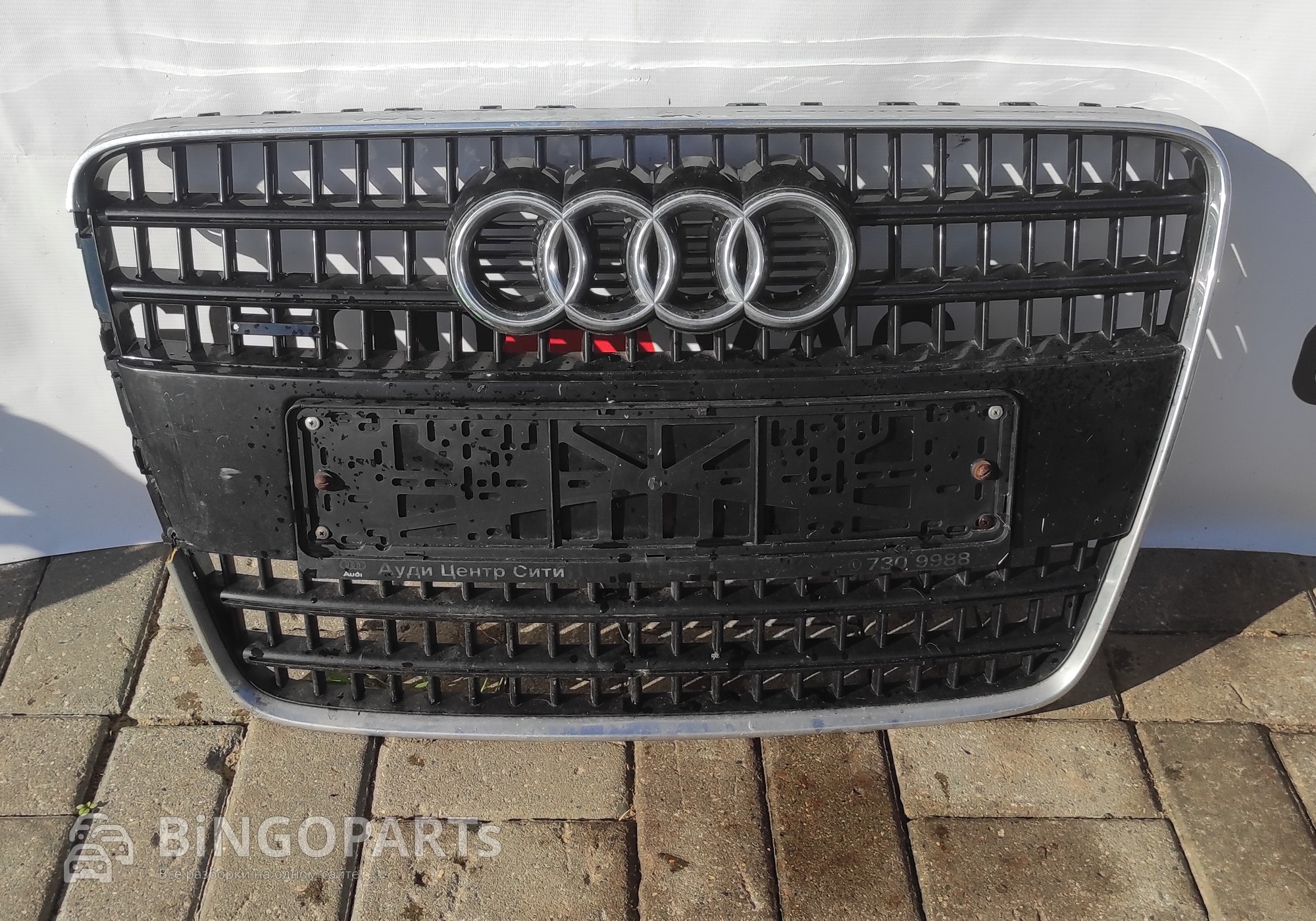 4L0853651 Решетка радиатора центральная с хромированной рамкой для Audi Q7 4L (с 2005 по 2015)