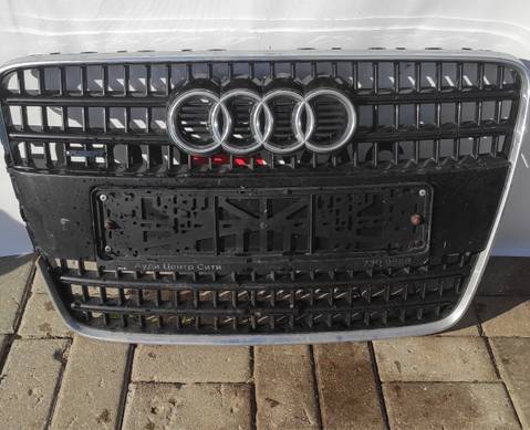 4L0853651 Решетка радиатора центральная с хромированной рамкой для Audi Q7 4L (с 2005 по 2015)