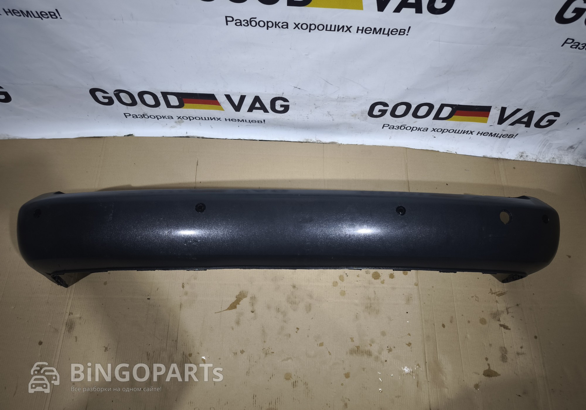 2K0807363F Бампер задний шагрень Кадди 3 с парктрониками для Volkswagen Caddy III (с 2004 по 2015)
