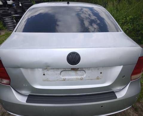 6RU827025A Крышка багажника серебристая для Volkswagen Polo V (с 2009 по 2020)