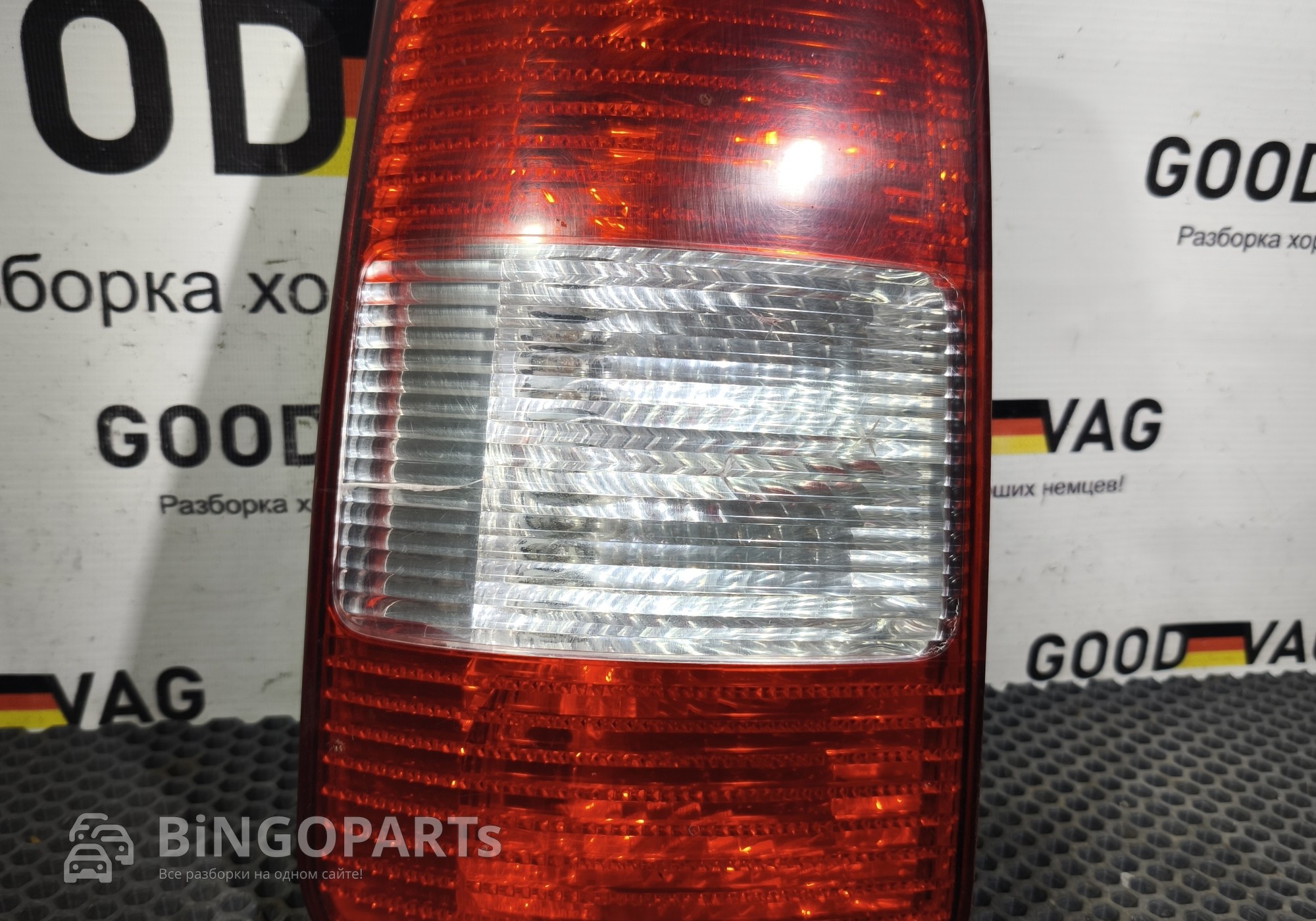 2K0945111A Фонарь задний левый для Volkswagen Caddy III (с 2004 по 2015)
