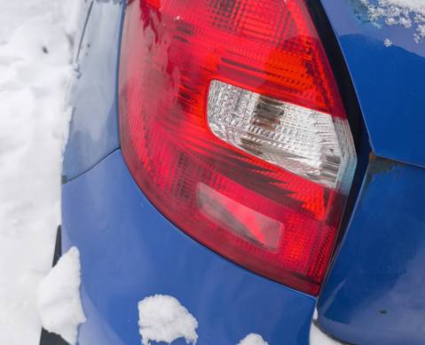 5J6945095 Фонарь задний левый оригинал для Skoda Fabia II (с 2006 по 2014)