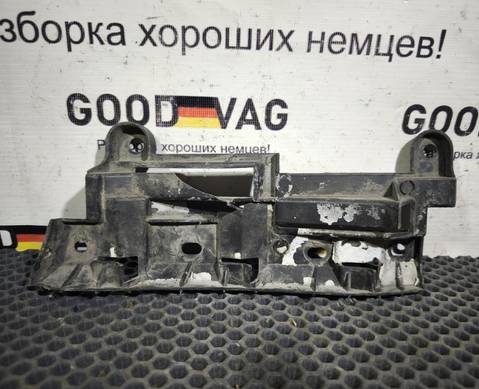 2K0807394 Кронштейн заднего бампера правый для Volkswagen Caddy III (с 2004 по 2015)