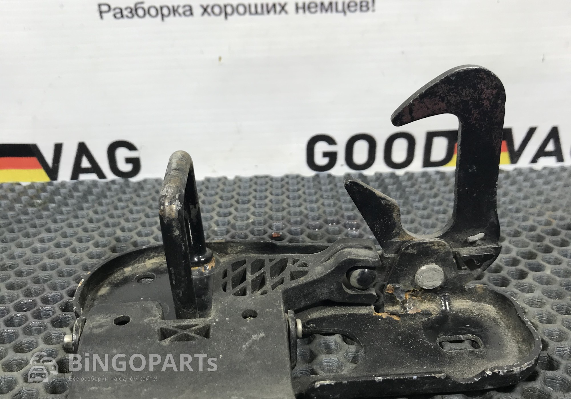 1T Крючок для Volkswagen Caddy III (с 2004 по 2015)