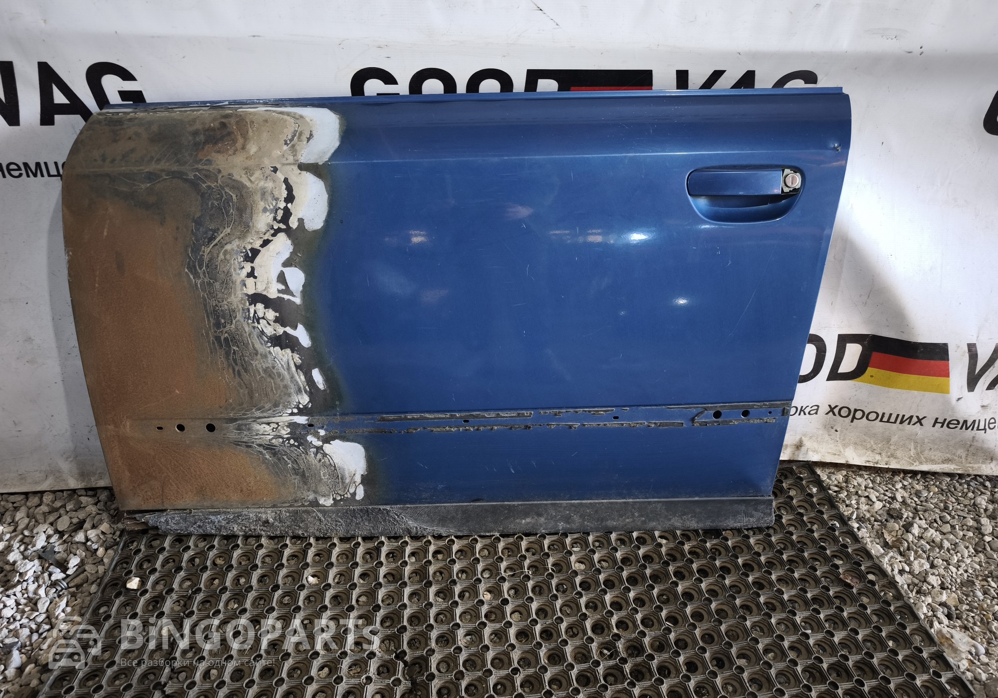 8E0831051 Дверь передняя левая синяя для Audi A4 B6 (с 2000 по 2004)