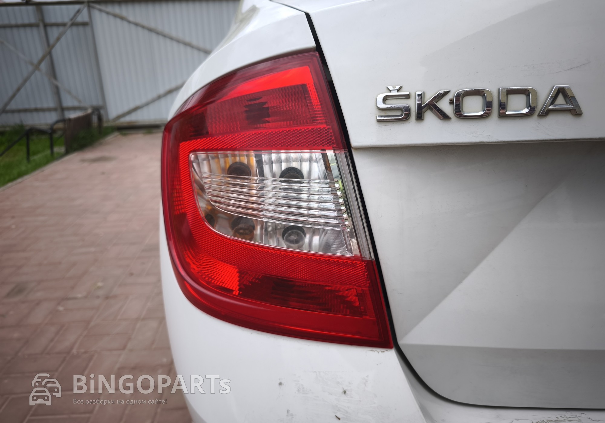 5JH945111 Фонарь задний левый для Skoda Rapid I (с 2012 по 2020)