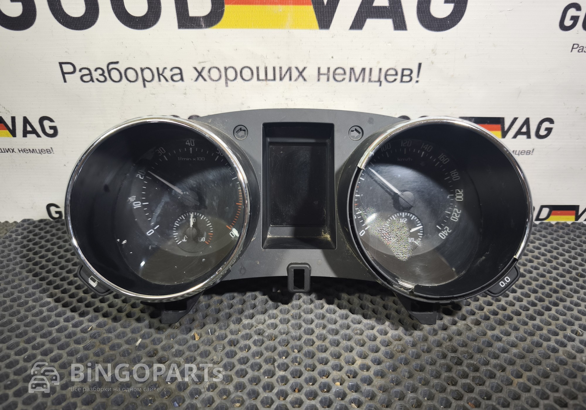 5L0920840J Панель приборов для Skoda Yeti (с 2009 по 2018)
