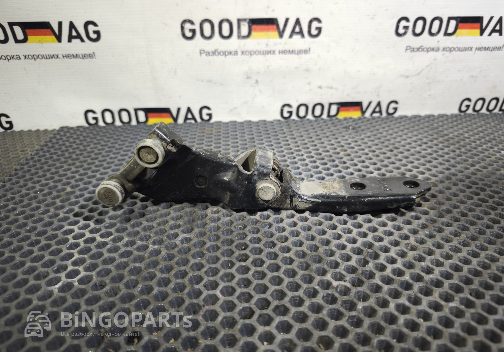 2K0843336A Ролик раздвижной двери правый для Volkswagen Caddy III (с 2004 по 2015)