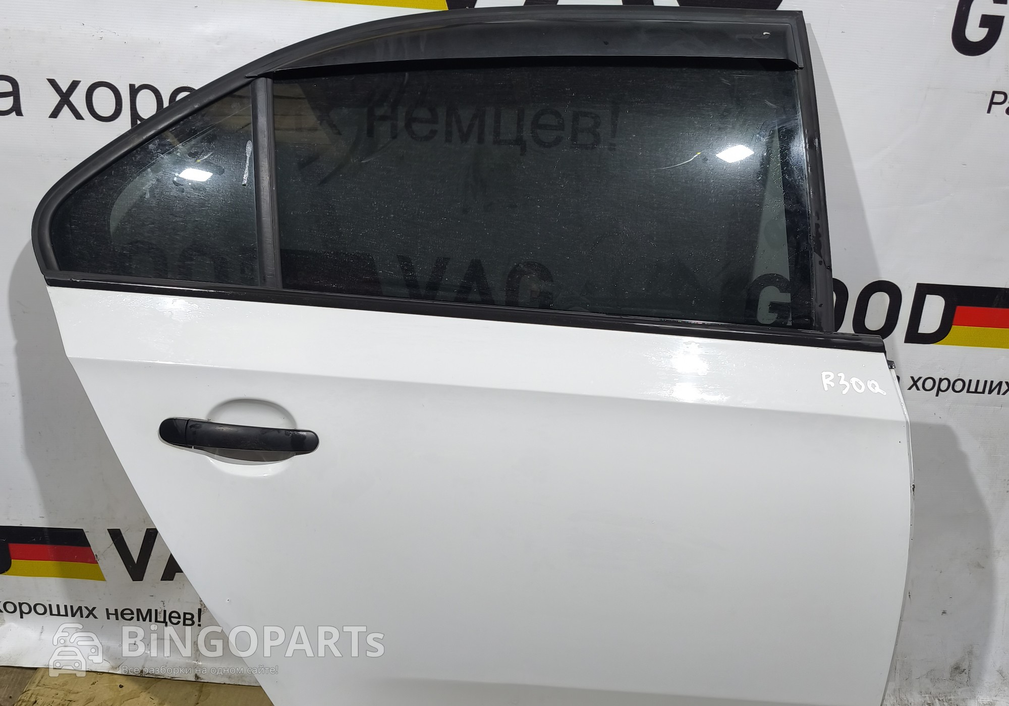 5JA833052B Дверь задняя правая белая