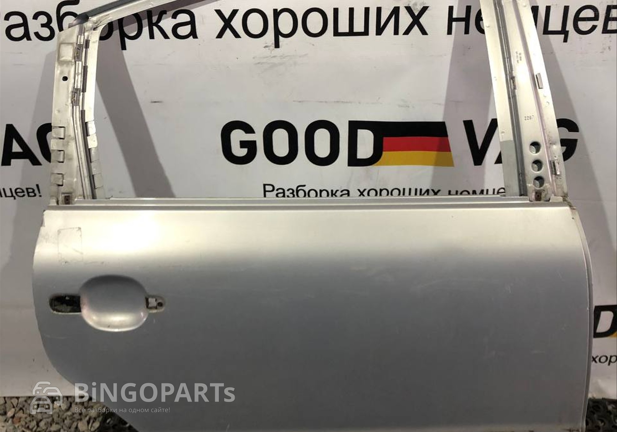 Дверь задняя правая серебристая для Volkswagen Passat B5 (с 1996 по 2005)