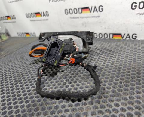 5Q0907155B Инвертор, розетка 220В VAG для Skoda Octavia III (с 2012)