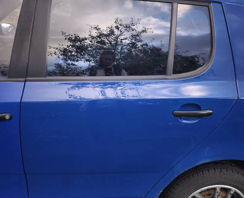 5J6833055 Дверь задняя левая синяя для Skoda Fabia II (с 2006 по 2014)